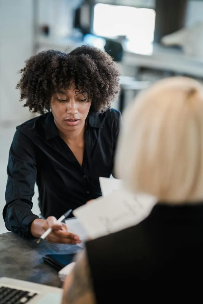 Woman negotiating her salary to get a raise