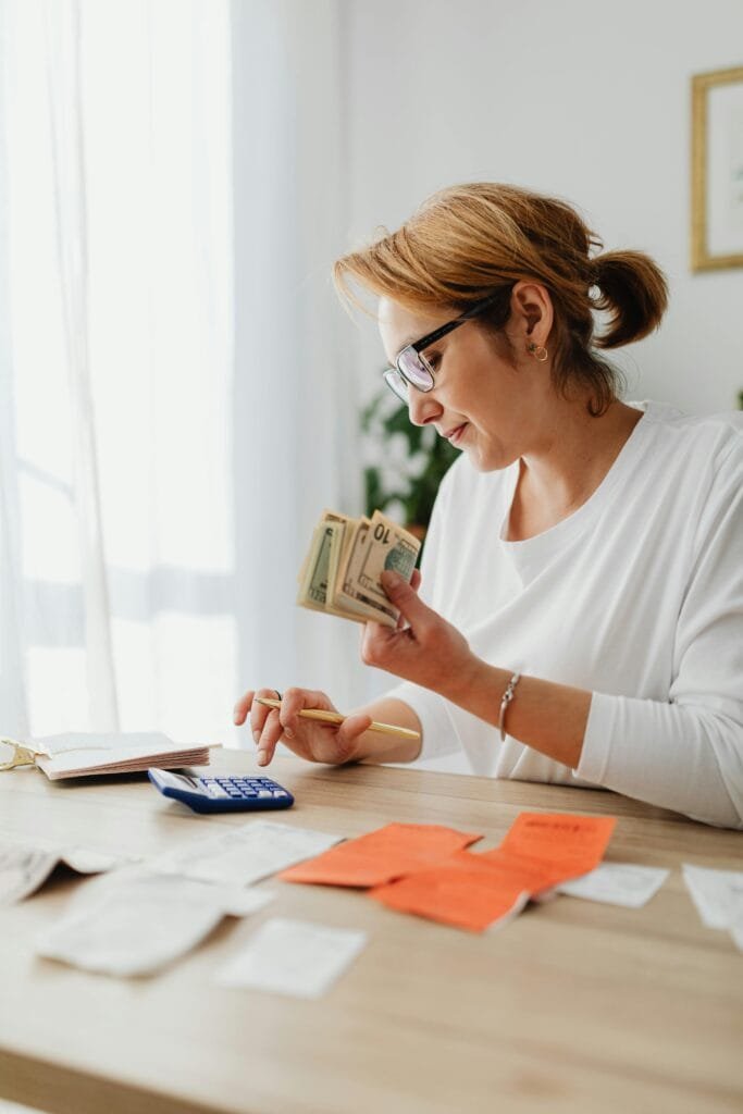 woman budgeting on a variable budget