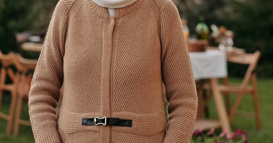 Older woman who save for retirement on a low income